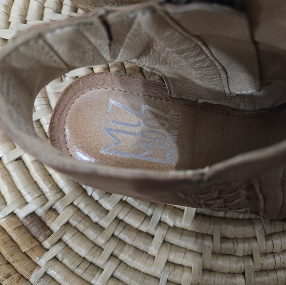 Miz Mooz Brown Leather Gladiator Sandals 6 - Picture 5 of 8